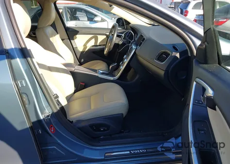 2017 Volvo V60 Cross Country T5 from USA, damaged, VIN YV440MWK1H1037899